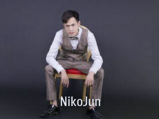 NikoJun Cigare à moustache
