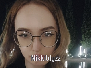 nikkiblyzz Cigare à moustache