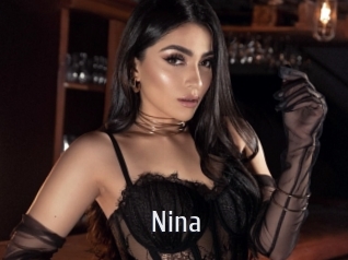 nina Cigare à moustache