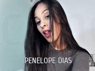 PENELOPE_DIAS Cigare à moustache