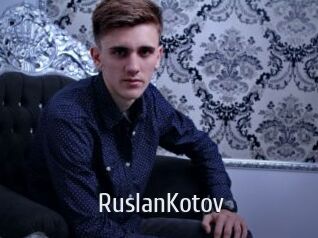 RuslanKotov Cigare à moustache