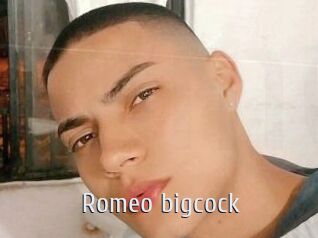romeo_bigcock Cigare à moustache