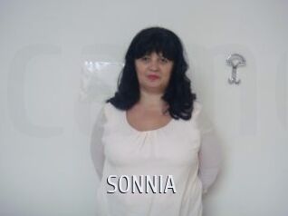 SONNIA_ Cigare à moustache