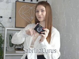 SabrinaCyrus Cigare à moustache