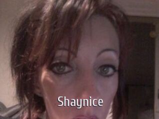 Shaynice Cigare à moustache