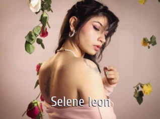 Selene_leon