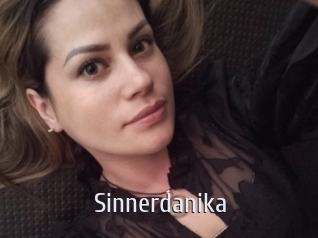 sinnerdanika Cigare à moustache