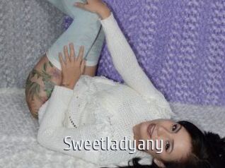 sweetladyany_ Cigare à moustache