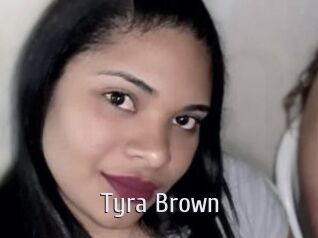 Tyra_Brown Cigare à moustache