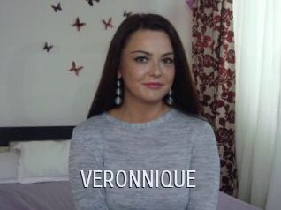 VERONNIQUE_