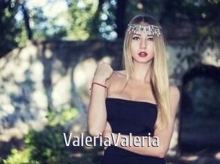 Valeria_Valeria Cigare à moustache