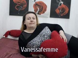 vanessafemme Cigare à moustache