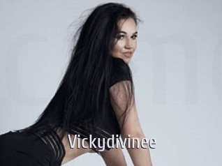 Vickydivinee