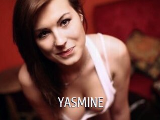 YASMINE_ Cigare à moustache