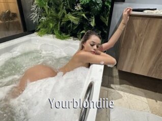Yourblondiie